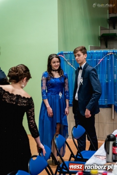 Zdjęcie w galerii na portalu naszraciborz.pl: Bal maturalny Kasprowicza tradycyjnie w Arenie Rafako FOTO i WIDEO wiadomości z regionu