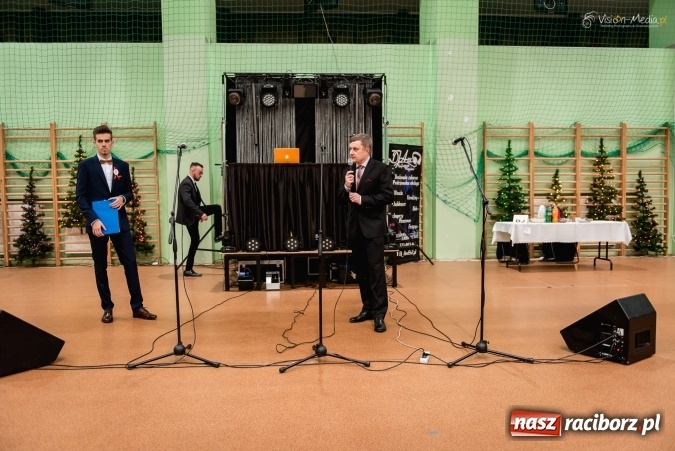 Zdjęcie w galerii na portalu naszraciborz.pl: Bal maturalny Kasprowicza tradycyjnie w Arenie Rafako FOTO i WIDEO wiadomości z regionu