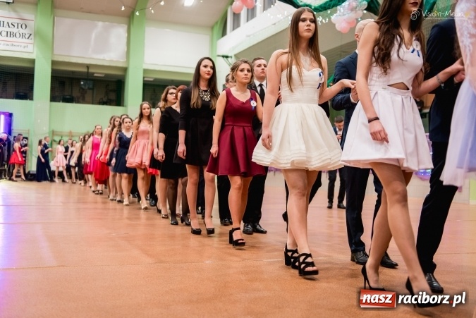 Zdjęcie w galerii na portalu naszraciborz.pl: Bal maturalny Kasprowicza tradycyjnie w Arenie Rafako FOTO i WIDEO wiadomości z regionu