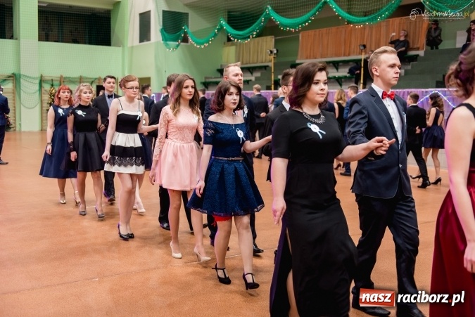 Zdjęcie w galerii na portalu naszraciborz.pl: Bal maturalny Kasprowicza tradycyjnie w Arenie Rafako FOTO i WIDEO wiadomości z regionu