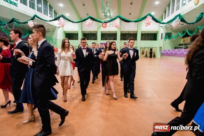 Zdjęcie w galerii na portalu naszraciborz.pl: Bal maturalny Kasprowicza tradycyjnie w Arenie Rafako FOTO i WIDEO wiadomości z regionu