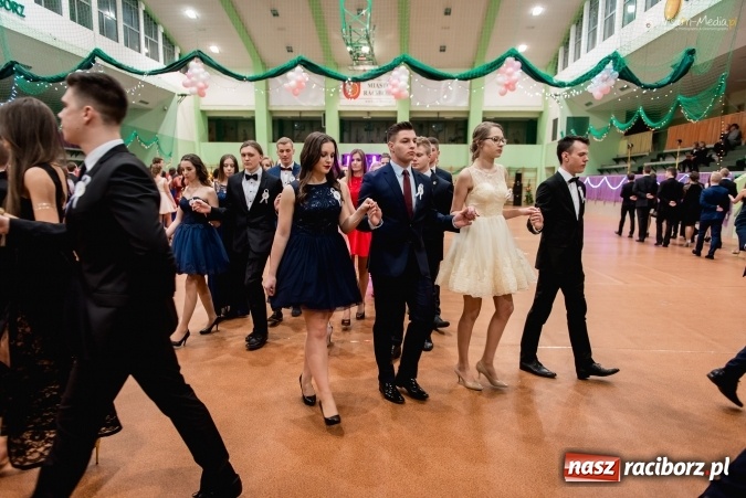 Zdjęcie w galerii na portalu naszraciborz.pl: Bal maturalny Kasprowicza tradycyjnie w Arenie Rafako FOTO i WIDEO wiadomości z regionu