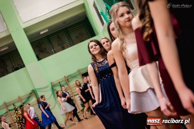 Zdjęcie w galerii na portalu naszraciborz.pl: Bal maturalny Kasprowicza tradycyjnie w Arenie Rafako FOTO i WIDEO wiadomości z regionu