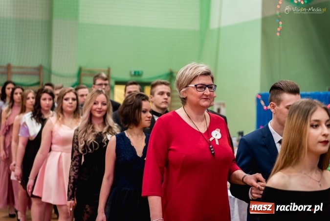 Zdjęcie w galerii na portalu naszraciborz.pl: Bal maturalny Kasprowicza tradycyjnie w Arenie Rafako FOTO i WIDEO wiadomości z regionu