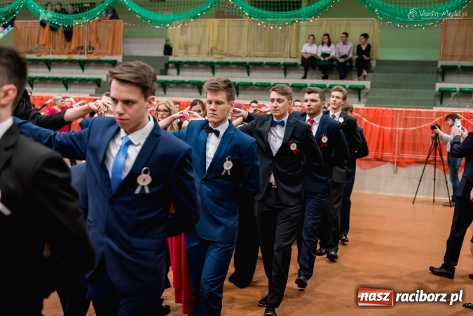 Zdjęcie w galerii na portalu naszraciborz.pl: Bal maturalny Kasprowicza tradycyjnie w Arenie Rafako FOTO i WIDEO wiadomości z regionu