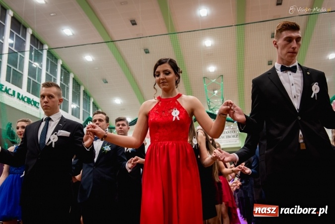 Zdjęcie w galerii na portalu naszraciborz.pl: Bal maturalny Kasprowicza tradycyjnie w Arenie Rafako FOTO i WIDEO wiadomości z regionu