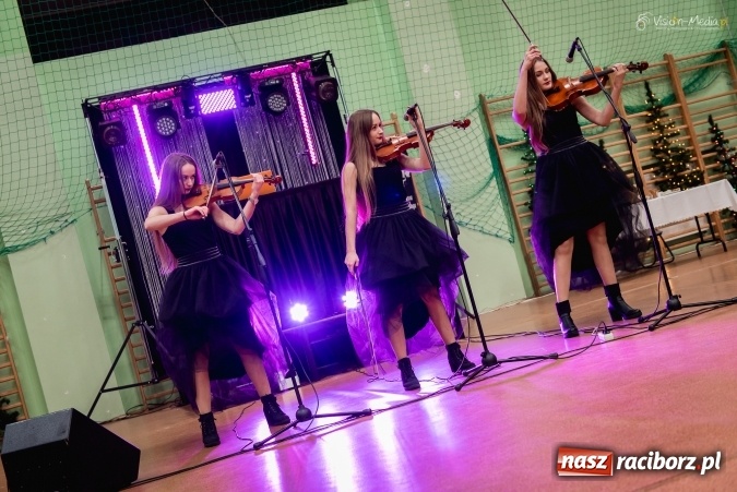 Zdjęcie w galerii na portalu naszraciborz.pl: Bal maturalny Kasprowicza tradycyjnie w Arenie Rafako FOTO i WIDEO wiadomości z regionu