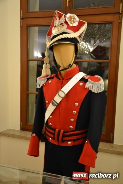 Zdjęcie w galerii na portalu naszraciborz.pl: Hej, szable w dłoń, czyli wernisaż wystawy białej broni - szabli na Zamku Piastowskim wiadomości z regionu