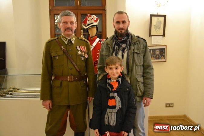 Zdjęcie w galerii na portalu naszraciborz.pl: Hej, szable w dłoń, czyli wernisaż wystawy białej broni - szabli na Zamku Piastowskim wiadomości z regionu