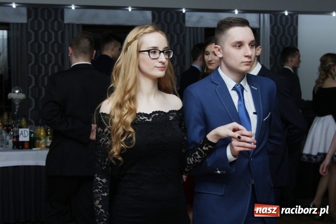 Zdjęcie w galerii na portalu naszraciborz.pl: Sezon studniówkowy trwa - dziś w Bravo bawi się Mechanik FOTO i WIDEO wiadomości z regionu