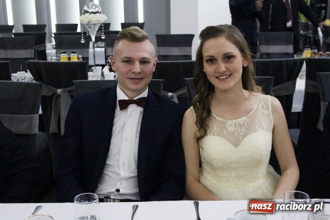 Zdjęcie w galerii na portalu naszraciborz.pl: Sezon studniówkowy trwa - dziś w Bravo bawi się Mechanik FOTO i WIDEO wiadomości z regionu