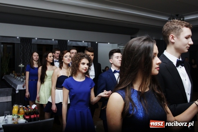 Zdjęcie w galerii na portalu naszraciborz.pl: Sezon studniówkowy trwa - dziś w Bravo bawi się Mechanik FOTO i WIDEO wiadomości z regionu