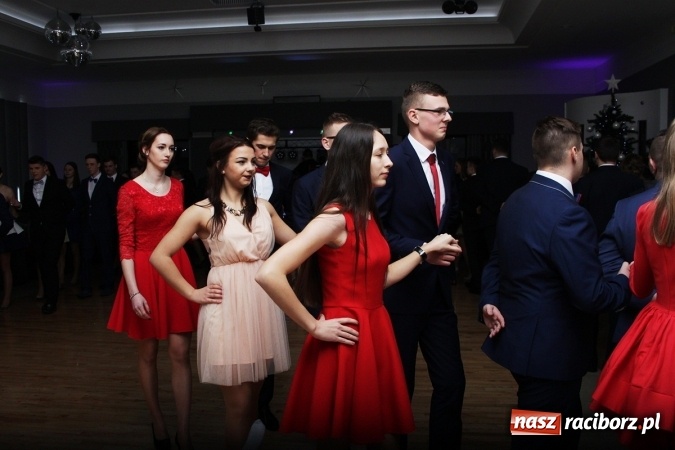 Zdjęcie w galerii na portalu naszraciborz.pl: Sezon studniówkowy trwa - dziś w Bravo bawi się Mechanik FOTO i WIDEO wiadomości z regionu