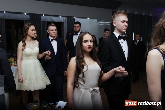 Zdjęcie w galerii na portalu naszraciborz.pl: Sezon studniówkowy trwa - dziś w Bravo bawi się Mechanik FOTO i WIDEO wiadomości z regionu