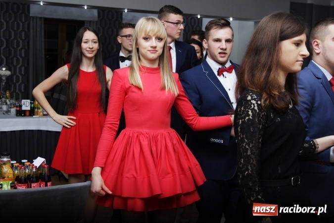 Zdjęcie w galerii na portalu naszraciborz.pl: Sezon studniówkowy trwa - dziś w Bravo bawi się Mechanik FOTO i WIDEO wiadomości z regionu