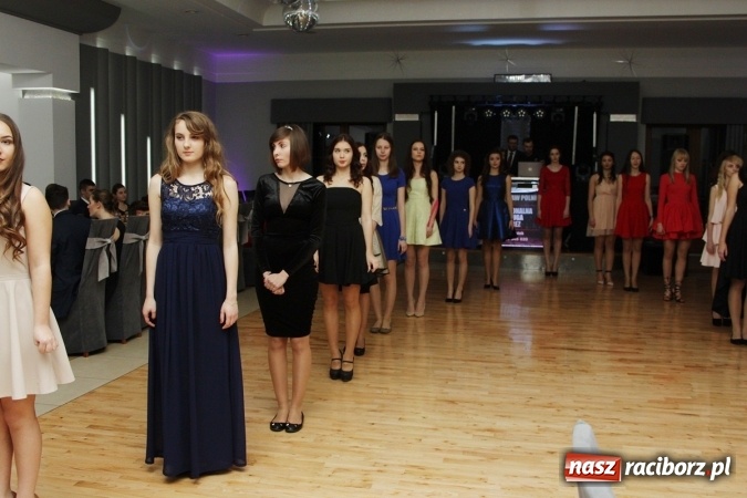 Zdjęcie w galerii na portalu naszraciborz.pl: Sezon studniówkowy trwa - dziś w Bravo bawi się Mechanik FOTO i WIDEO wiadomości z regionu