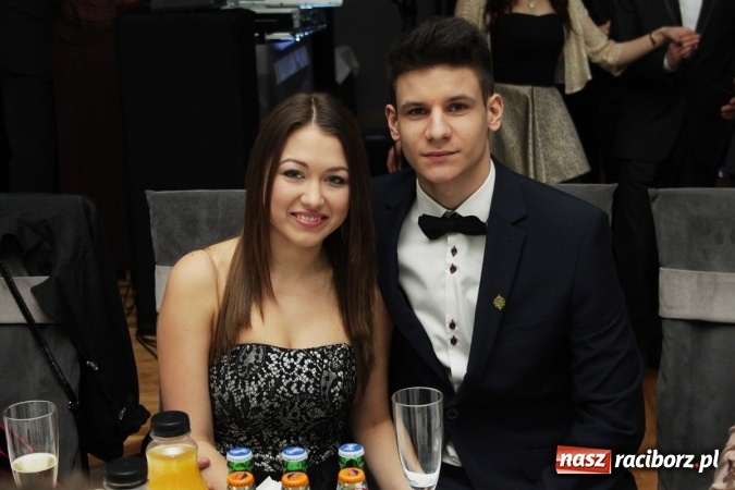 Zdjęcie w galerii na portalu naszraciborz.pl: Sezon studniówkowy trwa - dziś w Bravo bawi się Mechanik FOTO i WIDEO wiadomości z regionu