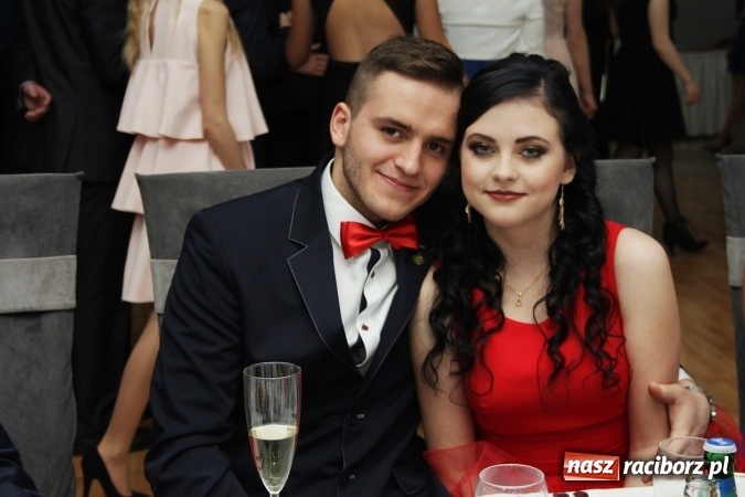 Zdjęcie w galerii na portalu naszraciborz.pl: Sezon studniówkowy trwa - dziś w Bravo bawi się Mechanik FOTO i WIDEO wiadomości z regionu