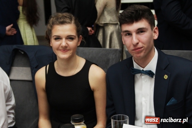 Zdjęcie w galerii na portalu naszraciborz.pl: Sezon studniówkowy trwa - dziś w Bravo bawi się Mechanik FOTO i WIDEO wiadomości z regionu