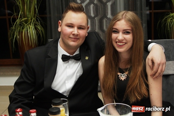 Zdjęcie w galerii na portalu naszraciborz.pl: Sezon studniówkowy trwa - dziś w Bravo bawi się Mechanik FOTO i WIDEO wiadomości z regionu