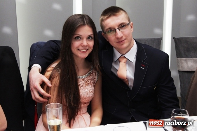 Zdjęcie w galerii na portalu naszraciborz.pl: Sezon studniówkowy trwa - dziś w Bravo bawi się Mechanik FOTO i WIDEO wiadomości z regionu