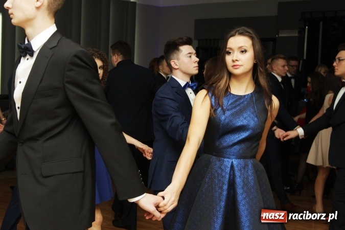 Zdjęcie w galerii na portalu naszraciborz.pl: Sezon studniówkowy trwa - dziś w Bravo bawi się Mechanik FOTO i WIDEO wiadomości z regionu