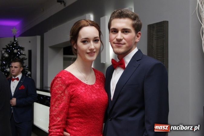 Zdjęcie w galerii na portalu naszraciborz.pl: Sezon studniówkowy trwa - dziś w Bravo bawi się Mechanik FOTO i WIDEO wiadomości z regionu