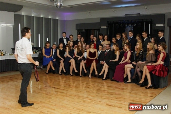 Zdjęcie w galerii na portalu naszraciborz.pl: Sezon studniówkowy trwa - dziś w Bravo bawi się Mechanik FOTO i WIDEO wiadomości z regionu