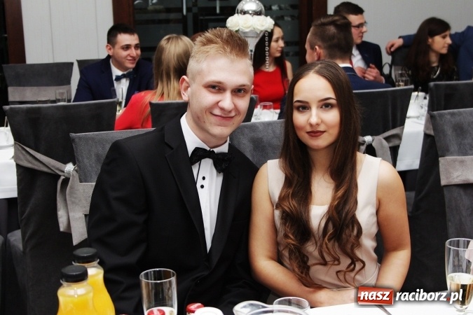 Zdjęcie w galerii na portalu naszraciborz.pl: Sezon studniówkowy trwa - dziś w Bravo bawi się Mechanik FOTO i WIDEO wiadomości z regionu