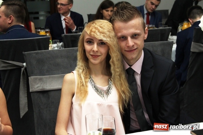 Zdjęcie w galerii na portalu naszraciborz.pl: Sezon studniówkowy trwa - dziś w Bravo bawi się Mechanik FOTO i WIDEO wiadomości z regionu