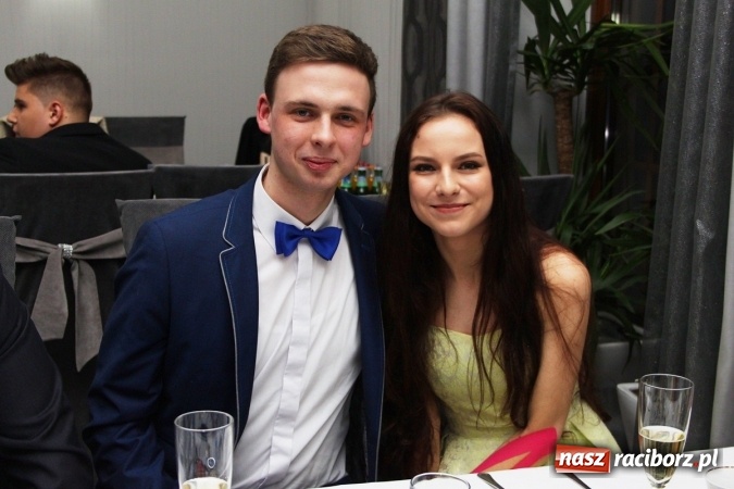 Zdjęcie w galerii na portalu naszraciborz.pl: Sezon studniówkowy trwa - dziś w Bravo bawi się Mechanik FOTO i WIDEO wiadomości z regionu