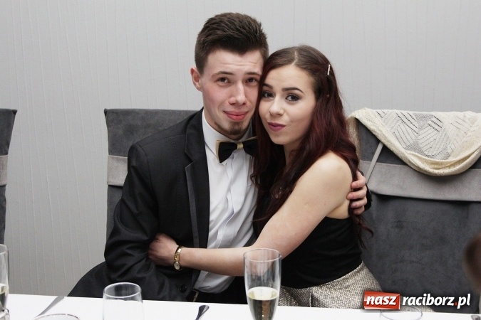 Zdjęcie w galerii na portalu naszraciborz.pl: Sezon studniówkowy trwa - dziś w Bravo bawi się Mechanik FOTO i WIDEO wiadomości z regionu