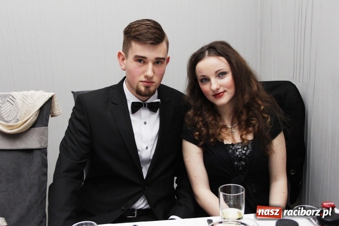 Zdjęcie w galerii na portalu naszraciborz.pl: Sezon studniówkowy trwa - dziś w Bravo bawi się Mechanik FOTO i WIDEO wiadomości z regionu