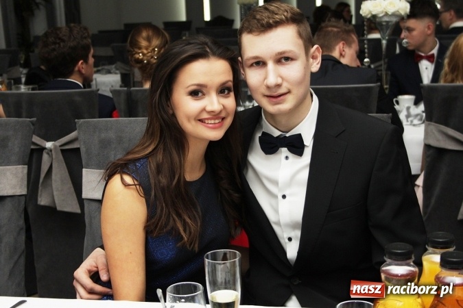 Zdjęcie w galerii na portalu naszraciborz.pl: Sezon studniówkowy trwa - dziś w Bravo bawi się Mechanik FOTO i WIDEO wiadomości z regionu