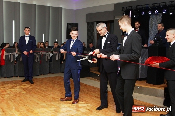 Zdjęcie w galerii na portalu naszraciborz.pl: Sezon studniówkowy trwa - dziś w Bravo bawi się Mechanik FOTO i WIDEO wiadomości z regionu