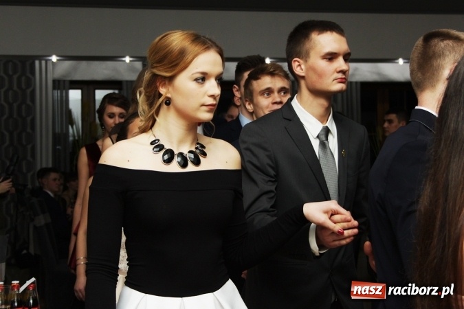 Zdjęcie w galerii na portalu naszraciborz.pl: Sezon studniówkowy trwa - dziś w Bravo bawi się Mechanik FOTO i WIDEO wiadomości z regionu