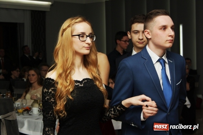 Zdjęcie w galerii na portalu naszraciborz.pl: Sezon studniówkowy trwa - dziś w Bravo bawi się Mechanik FOTO i WIDEO wiadomości z regionu