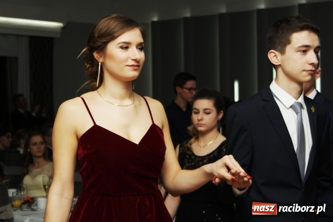 Zdjęcie w galerii na portalu naszraciborz.pl: Sezon studniówkowy trwa - dziś w Bravo bawi się Mechanik FOTO i WIDEO wiadomości z regionu