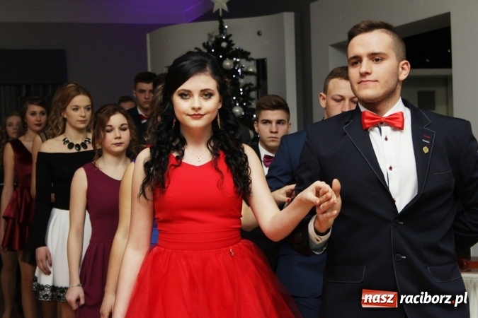 Zdjęcie w galerii na portalu naszraciborz.pl: Sezon studniówkowy trwa - dziś w Bravo bawi się Mechanik FOTO i WIDEO wiadomości z regionu