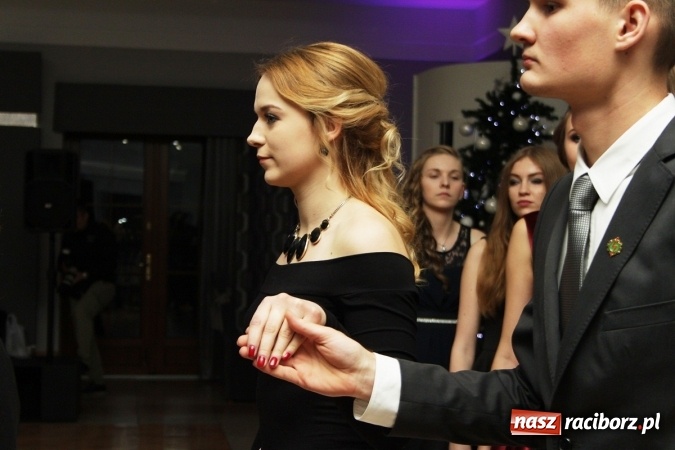 Zdjęcie w galerii na portalu naszraciborz.pl: Sezon studniówkowy trwa - dziś w Bravo bawi się Mechanik FOTO i WIDEO wiadomości z regionu