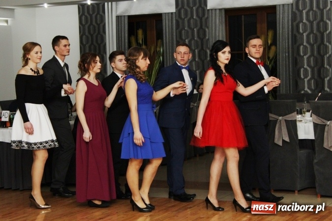 Zdjęcie w galerii na portalu naszraciborz.pl: Sezon studniówkowy trwa - dziś w Bravo bawi się Mechanik FOTO i WIDEO wiadomości z regionu