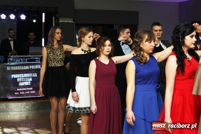 Zdjęcie w galerii na portalu naszraciborz.pl: Sezon studniówkowy trwa - dziś w Bravo bawi się Mechanik FOTO i WIDEO wiadomości z regionu