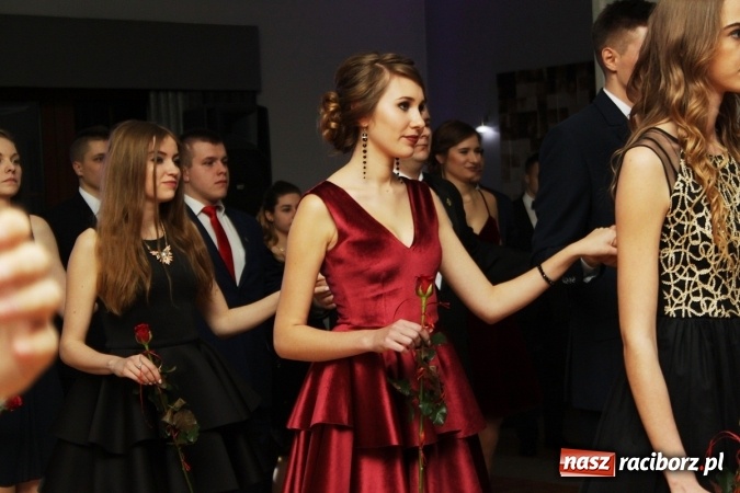 Zdjęcie w galerii na portalu naszraciborz.pl: Sezon studniówkowy trwa - dziś w Bravo bawi się Mechanik FOTO i WIDEO wiadomości z regionu