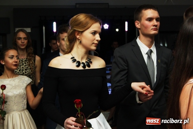 Zdjęcie w galerii na portalu naszraciborz.pl: Sezon studniówkowy trwa - dziś w Bravo bawi się Mechanik FOTO i WIDEO wiadomości z regionu