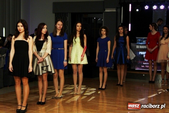 Zdjęcie w galerii na portalu naszraciborz.pl: Sezon studniówkowy trwa - dziś w Bravo bawi się Mechanik FOTO i WIDEO wiadomości z regionu