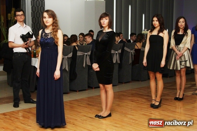 Zdjęcie w galerii na portalu naszraciborz.pl: Sezon studniówkowy trwa - dziś w Bravo bawi się Mechanik FOTO i WIDEO wiadomości z regionu