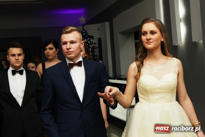 Zdjęcie w galerii na portalu naszraciborz.pl: Sezon studniówkowy trwa - dziś w Bravo bawi się Mechanik FOTO i WIDEO wiadomości z regionu