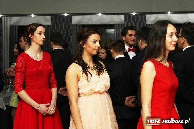 Zdjęcie w galerii na portalu naszraciborz.pl: Sezon studniówkowy trwa - dziś w Bravo bawi się Mechanik FOTO i WIDEO wiadomości z regionu