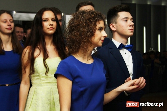 Zdjęcie w galerii na portalu naszraciborz.pl: Sezon studniówkowy trwa - dziś w Bravo bawi się Mechanik FOTO i WIDEO wiadomości z regionu