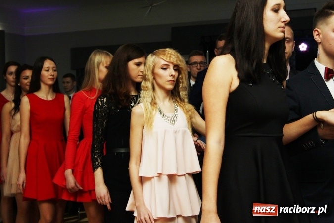 Zdjęcie w galerii na portalu naszraciborz.pl: Sezon studniówkowy trwa - dziś w Bravo bawi się Mechanik FOTO i WIDEO wiadomości z regionu